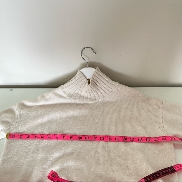 🎥 Guilty Party TV Show CO Essentials Ribbed Turtleneck Sweater - Picture 10 of 11